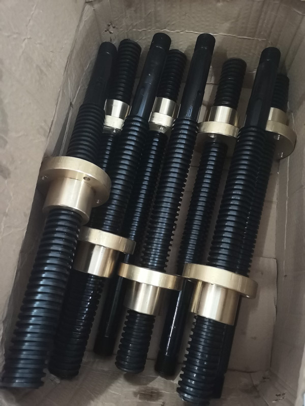 Bộ trục vít me ren thang công nghiệp phi 30 (dài 1m) - bước 6 và đai ốc đồng T30x6